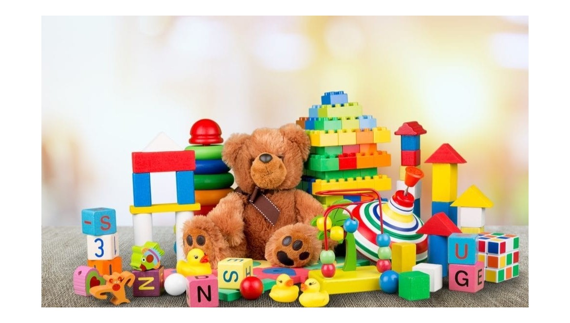 Žaislai kūdikiams: kokius rinktis ir į ką būtina atkreipti dėmesį?